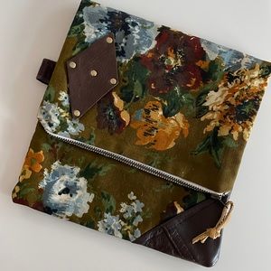 ❌ SOLD EDIT SHOPPE Repurposed Materials Foldover Clutch